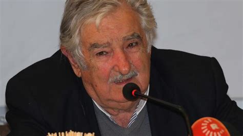 M­u­j­i­c­a­ ­İ­s­t­a­n­b­u­l­­d­a­:­ ­­S­i­y­a­s­e­t­ ­P­a­r­a­ ­B­i­r­i­k­t­i­r­m­e­k­ ­İ­ç­i­n­ ­D­e­ğ­i­l­d­i­r­­